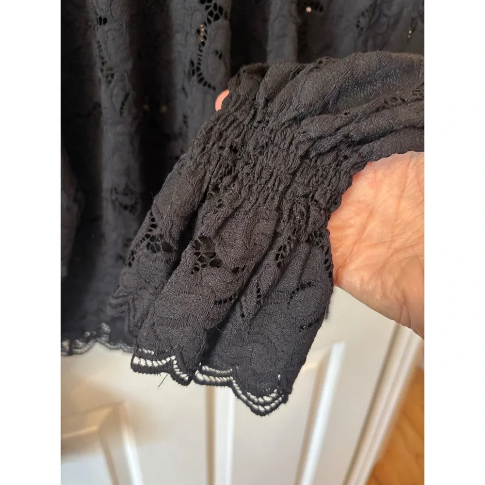 Free People Black Floral Lace Blouse Long Sleeve Smocked Cuff Top XS -Runs M-L